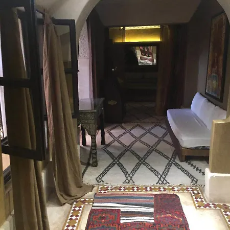 Riad Nathalie